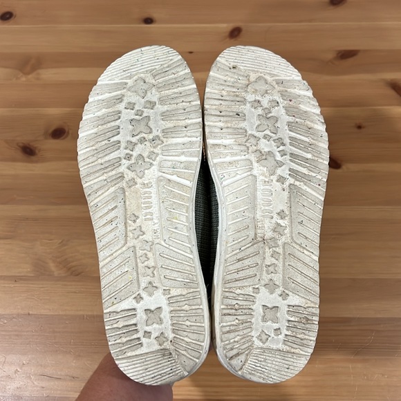 Hey dude , olive green PLEASE READ DESCRIPTION ON THE SIZING! - Picture 4 of 4